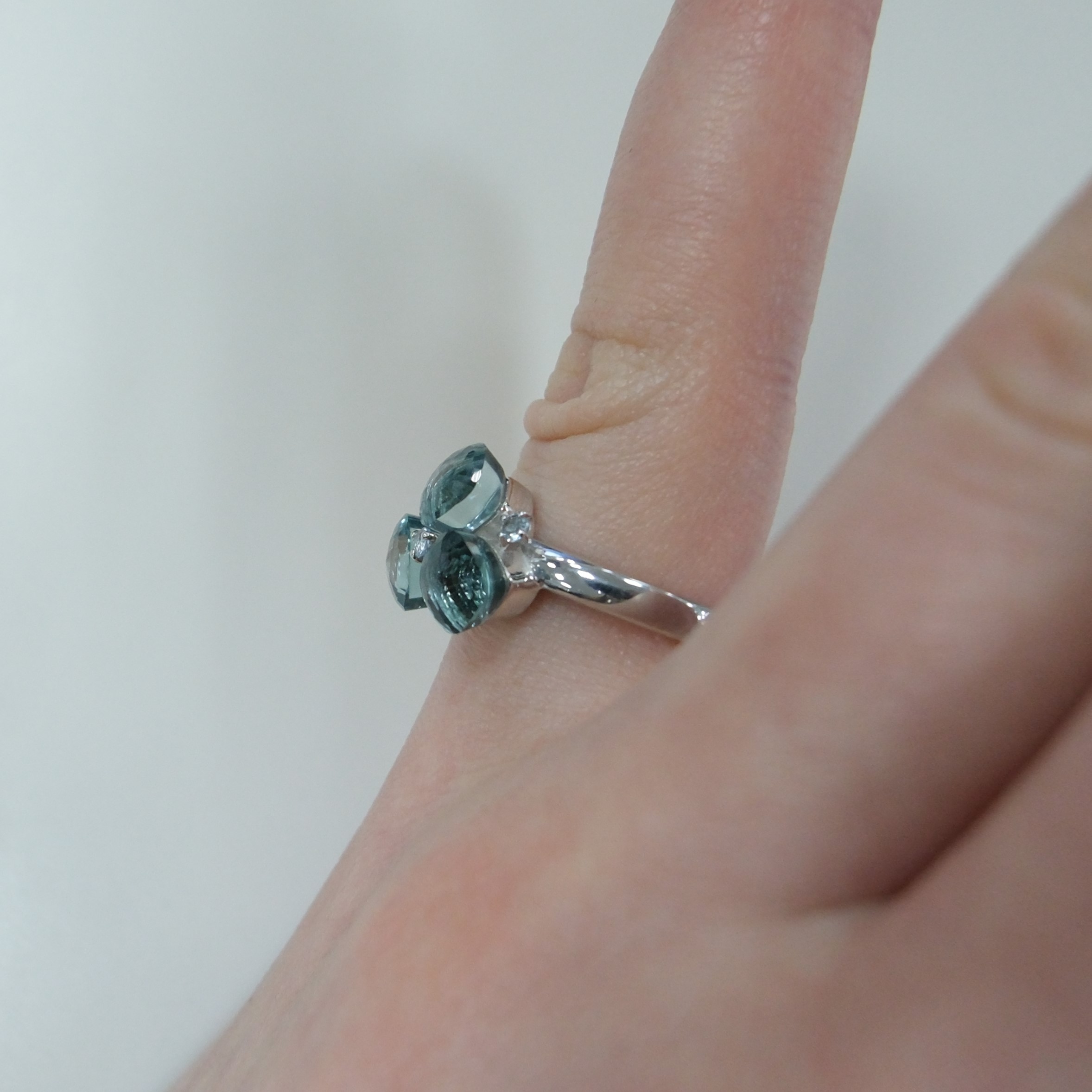 Серебряное кольцо с кварцем